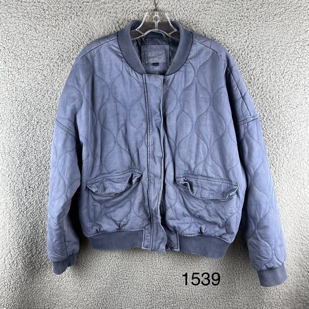 Universal Threads Women’s Size Large Heavyweight Blue Stiched Bomber Jacket